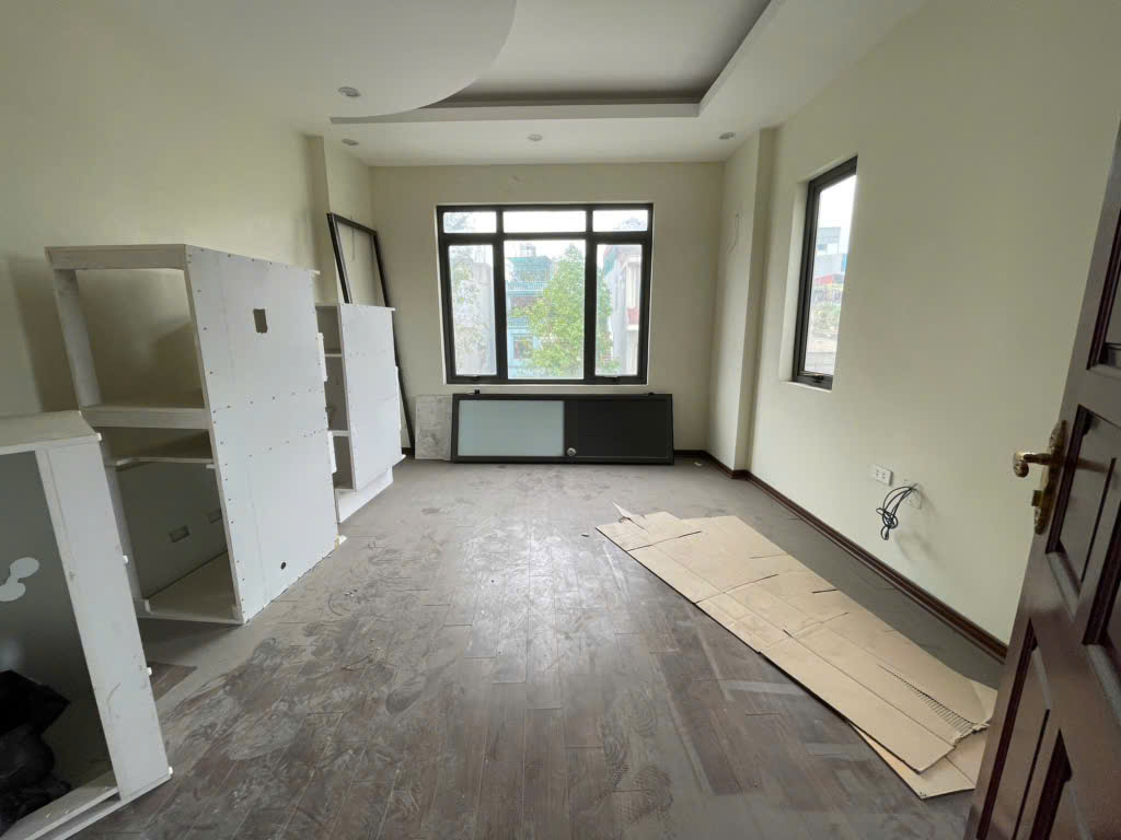 CC em Giảm hẳn Cả Tỷ - MẶT PHỐ ĐẠI LA 41m 5 Tầng. KINH DOANH ĐỈNH CAO - LÔ GÓC. Giá chỉ 10.8 tỷ